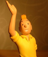 NEW! PVC FIGURE 8.5cm - TINTIN SALUE - Sealed & blue ticket - Moulinsart