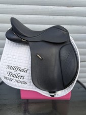 17 Inch Black Wintec Wide Saddle With Cair Adjustable Gullet
