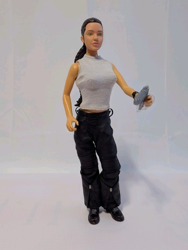 2001 tomb raider lara croft - 2001,