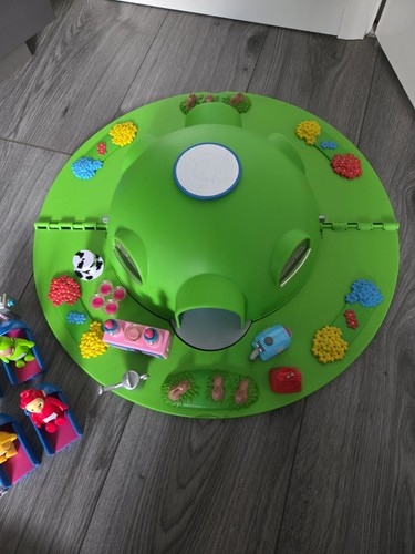 Teletubbies home hill house - home,