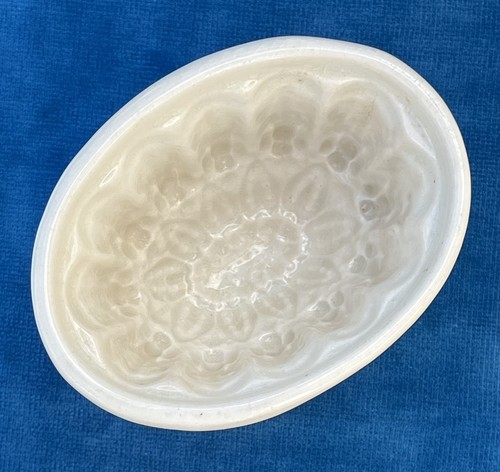 Antique jelly mould sunflower - antique,