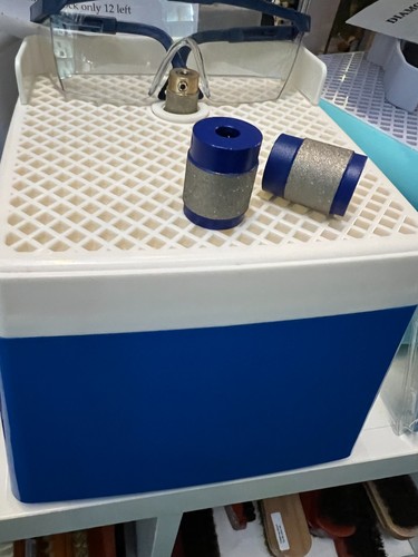 Two glass grinder - x,