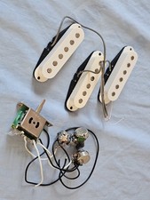 Vintage SET STRAT PICKUPS POTS