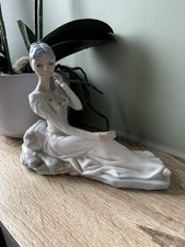 Porcelain Vintage Casades