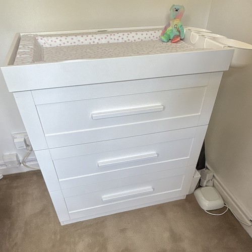 White wood baby - white,