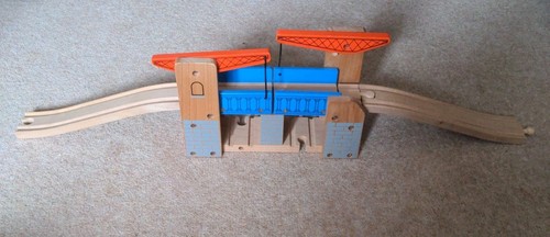 Wooden railway lifting draw - railway,