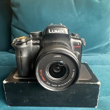 Panasonic GH2 Kit – 14-42