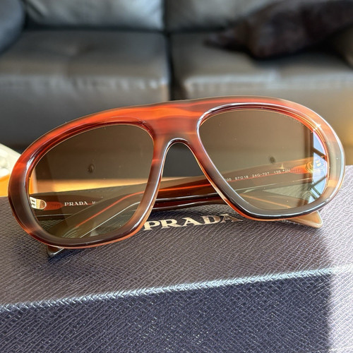 Prada 0pr c057 striped oak - c057.,