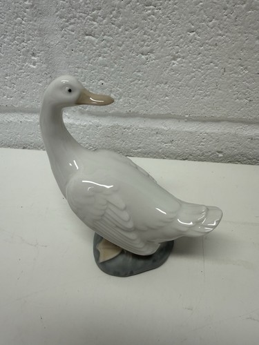 Nao lladro duck turned - turned, head