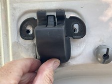 RENAULT KANGOO VAN REAR DOOR LOCK CATCH 06 REG MODEL BREAKING VAN SPARES