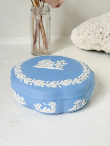 Vintage wedgwood pale - vintage,