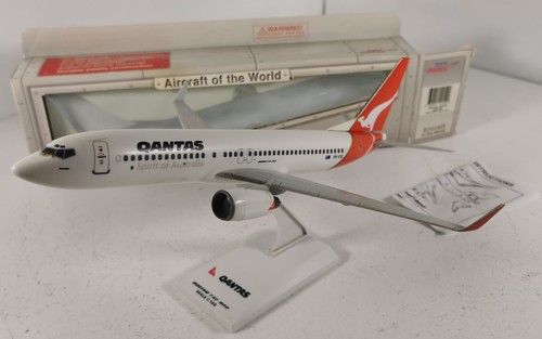 Sky marks qantas boeing - sky,