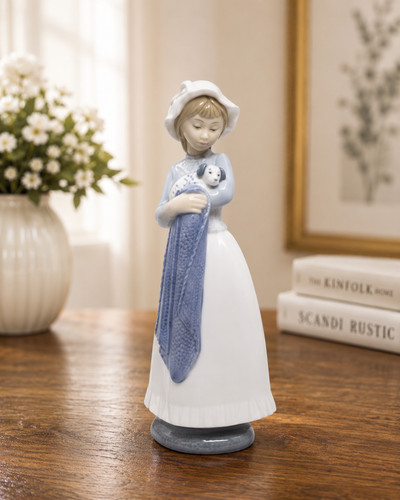 Nao lladro girl - nao, hat