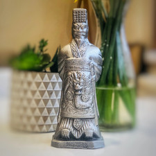 Emperor Terracotta Warrior Figurine – Xi’an Silver Finish – 22cm Clay Sculpture