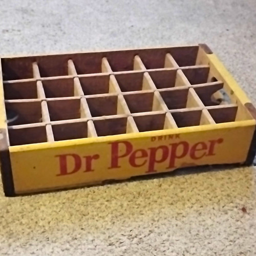 Pepper vintage wooden soda - dr,