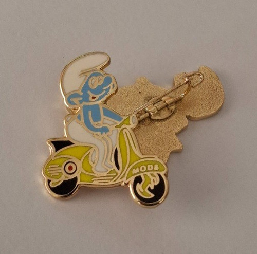 Smurf scooter badge - on, enamel