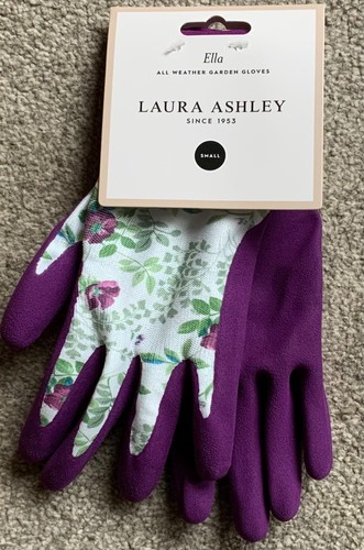 Bnwt pair laura ashley - laura,