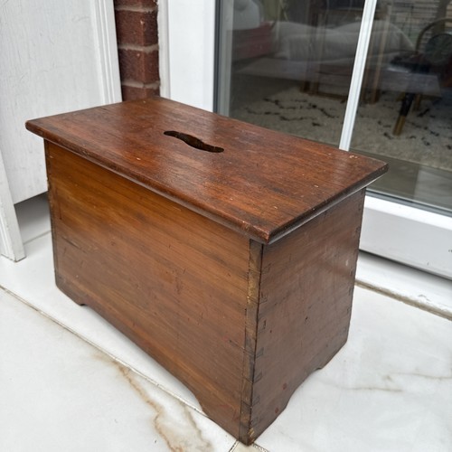 Solid stool seat - solid, step-on