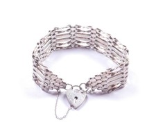 Vintage 1979 Wide Gate