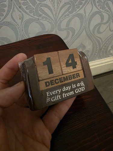 Wooden blocks desk calendar - wooden,