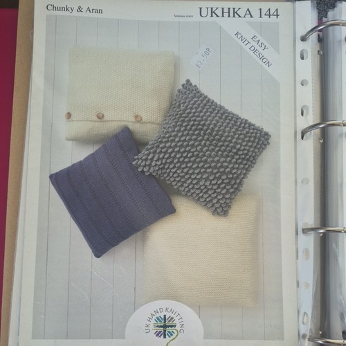 Easy knit design cushion - knit,
