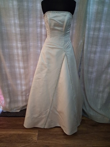 Wedding dress size ivory - 8,
