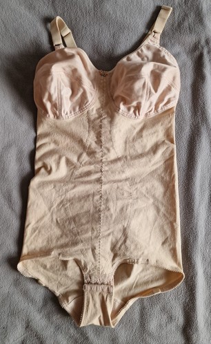 Vintage pink cream gusseted - &,
