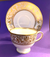 A Wedgwood Gold Florentine cup