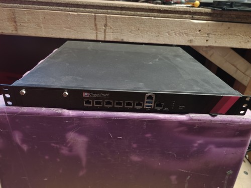 Check point 5100 firewall rack - check,