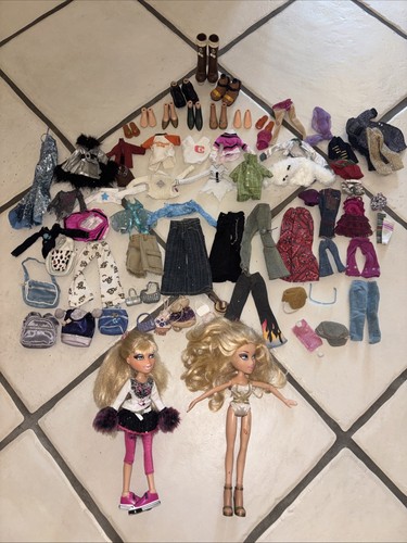 Huge bratz bundle dolls - bratz,