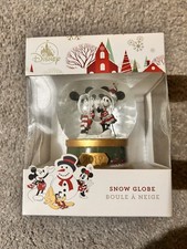 2019 Disney Store Exclusive Minnie And Mickey Snowglobe