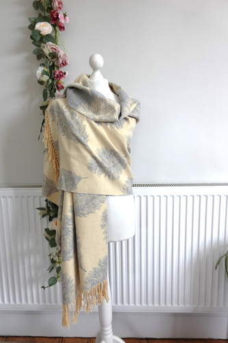 Feather print scarf shawl - print,