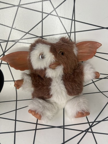 Official neca gremlins gizmo - official,