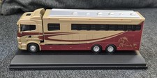 Oxford 76SHL01HB 1:76 Scania Highline Horsebox Metallic Champagne - Boxed