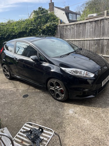 Breaking ford fiesta st180 - ford,