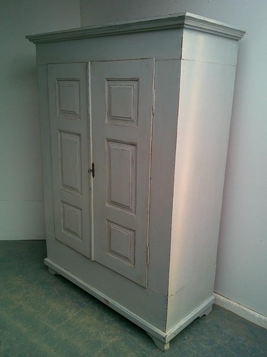 Lovely painted light grey - a,