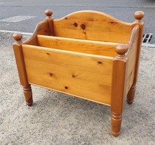 DUCAL PINE MAGAZINE RACK