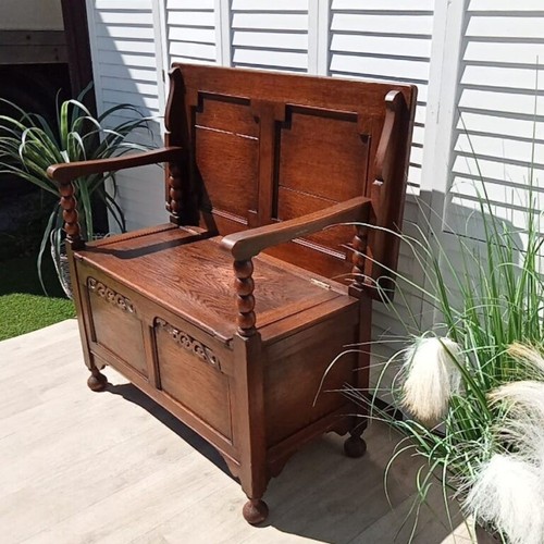 Monks bench hall - bench, –