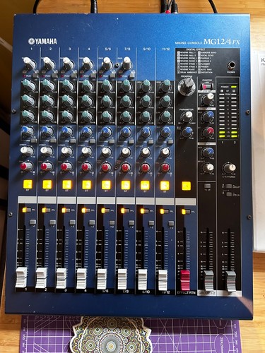 Yamaha mixing console - console, mg12/4fx