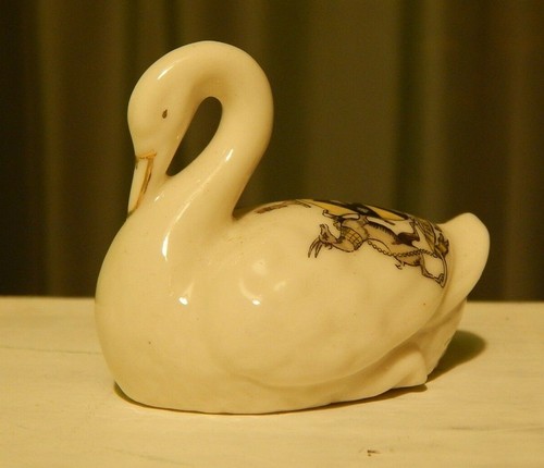 Arcadian crested china swan - ,