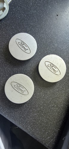 Escort turbo centre caps - centre,