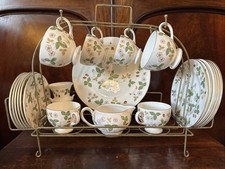 21 Pc Wedgwood Wild Strawberry Bone China Tea Set Cups Saucers Plates Jug Cake