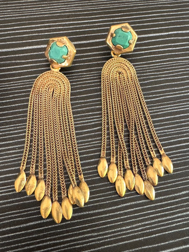 Stella dot gold tone - &,