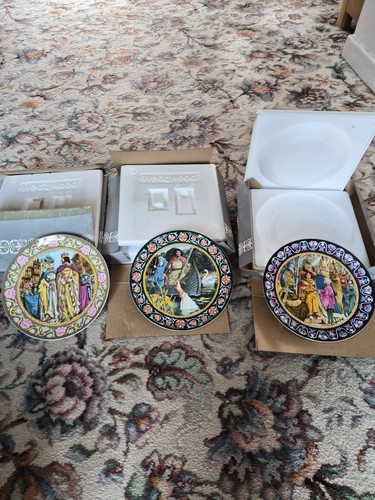 Set wedgwood plates of - of,