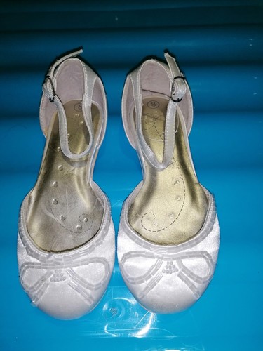 Young girls ivory shoes size - young,