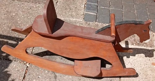 Vintage olde antique - olde, wooden