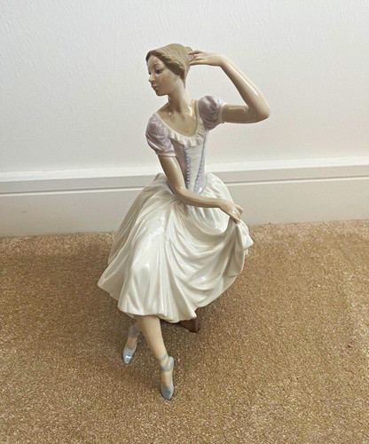 Lladro figurine weary - lladro,