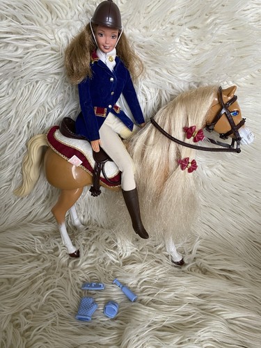 Vintage barbie and walking - vintage,