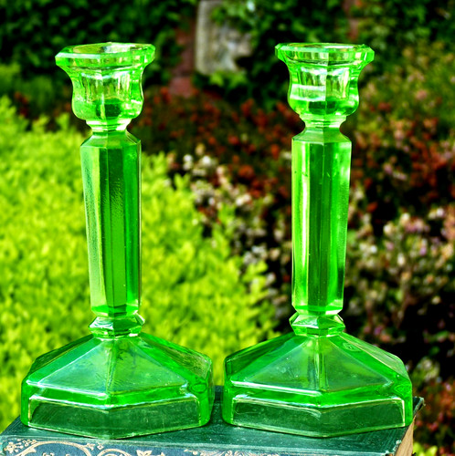 Pair uranium glass - uranium,