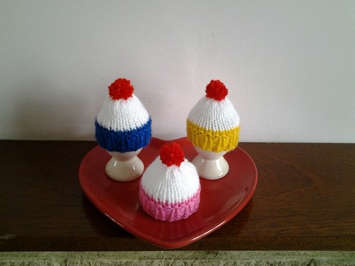Hand knitted cup cake egg - cup,